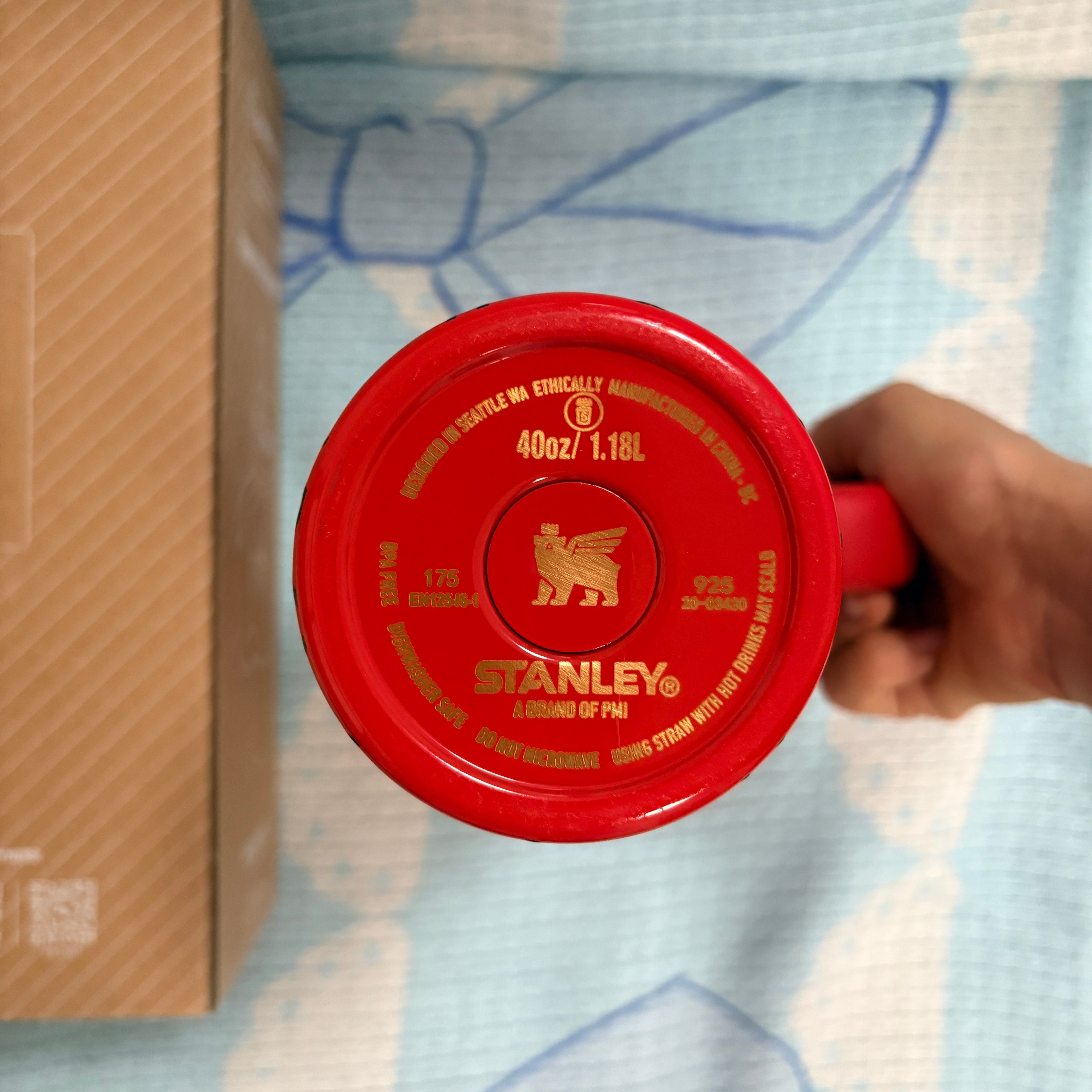 Limited Edition Hello Kitty 40oz FREE SHIPPING